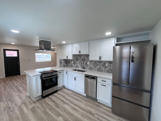 property at 814 13th St NW
