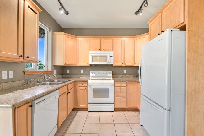 property at 2131-2133 Yew St