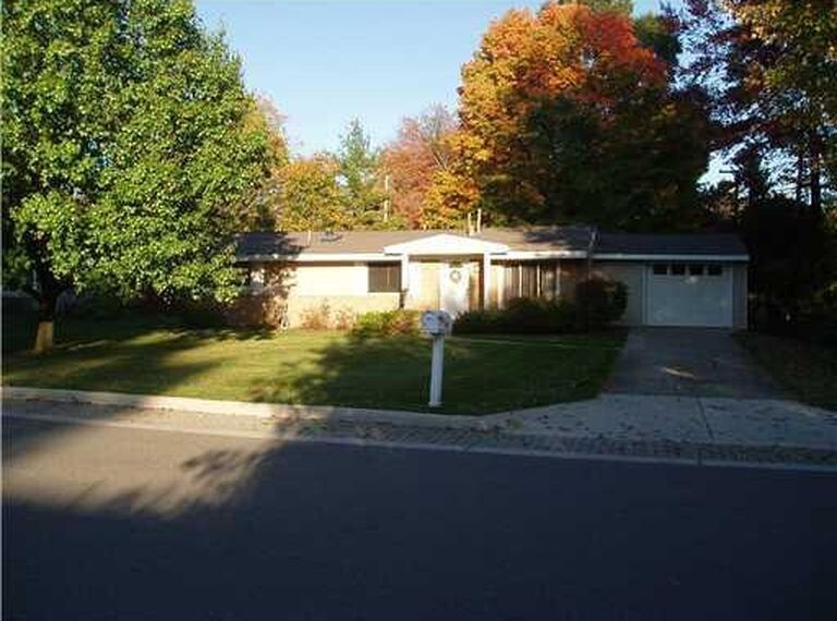 2655 Easy St in Ann Arbor, MI - Building Photo