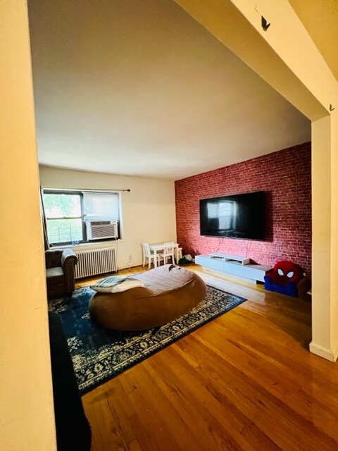 403 Park Ave, Unit F in Rutherford, NJ - Building Photo