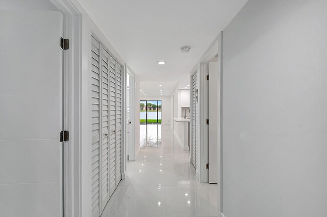 15378 Lakes of Delray Blvd in Delray Beach, FL - Building Photo - Building Photo
