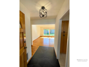 747 Tamarack Dr in San Rafael, CA - Building Photo - Building Photo
