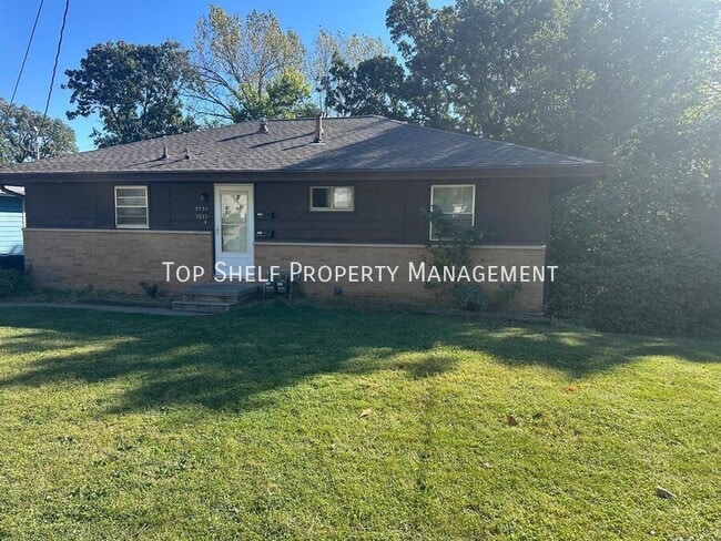 property at 3935 Oakshire Rd