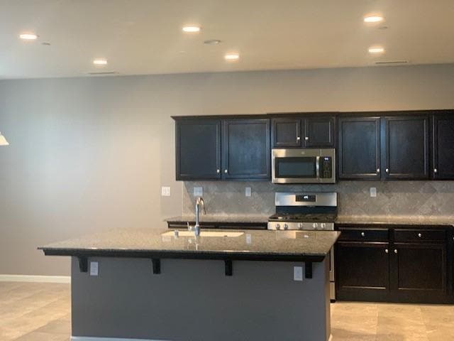 2205 Lombard Ln in Clovis, CA - Building Photo - Building Photo
