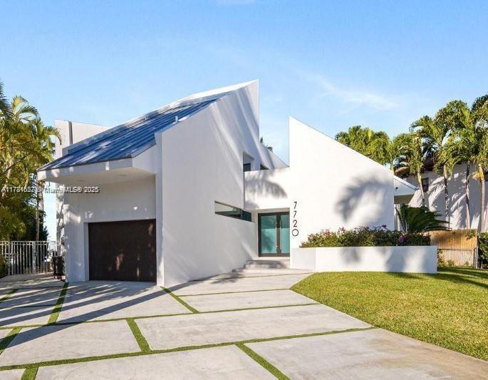 7720 Miami View Dr in North Bay Village, FL - Foto de edificio