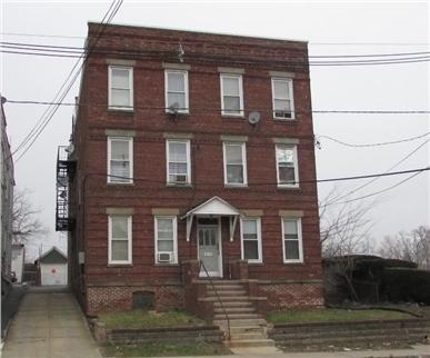 261 French St in New Brunswick, NJ - Building Photo