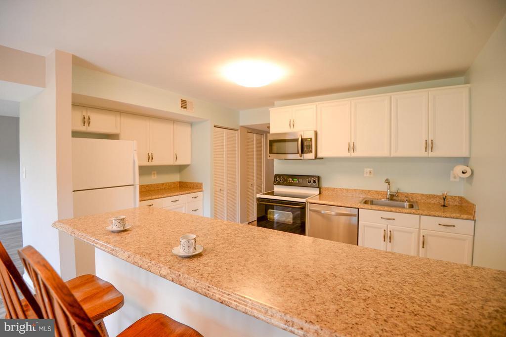 9735 Kings Crown Ct in Fairfax, VA - Building Photo