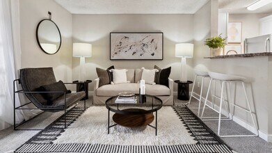 Beacon at 601 in Mesa, AZ - Building Photo - Building Photo