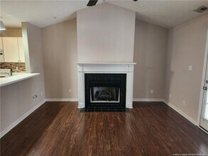 300 Bubble Creek Ct in Fayetteville, NC - Building Photo - Building Photo