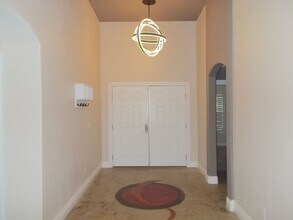 8317 W Jeremiahs Lodge Ave in Las Vegas, NV - Foto de edificio - Building Photo