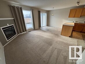 9081 Scott Crescent NW in Edmonton, AB - Building Photo - Building Photo