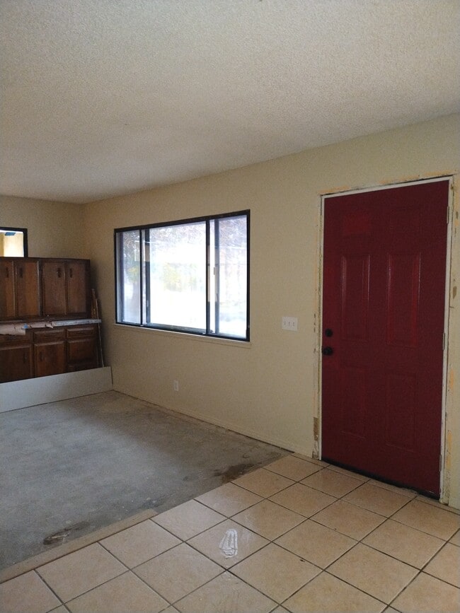 18333 Taloga Ln in Apple Valley, CA - Building Photo - Building Photo