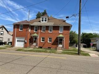 804 Main Ave W in Massillon, OH - Building Photo