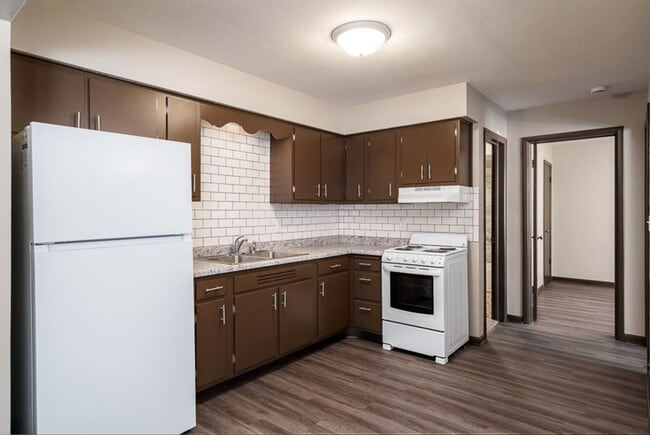 property at 3220-3222 Darwood Dr