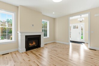 7 Trail's Way in Auburn, NH - Building Photo - Building Photo