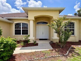 1204 S San Mateo Dr in North Port, FL - Building Photo