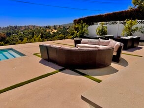 22376 Algunas Rd in Woodland Hills, CA - Building Photo - Building Photo
