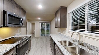 1510-1512-1512 151st St Ct S in Spanaway, WA - Building Photo