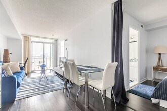 90 Fort York Blvd in Toronto, ON - Building Photo - Building Photo