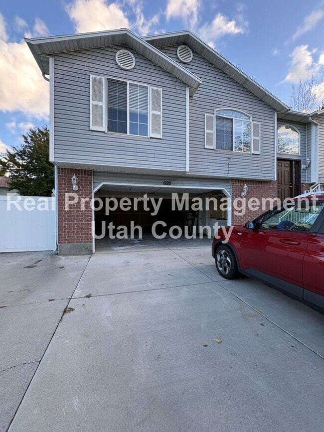 property at 692 W 410 N