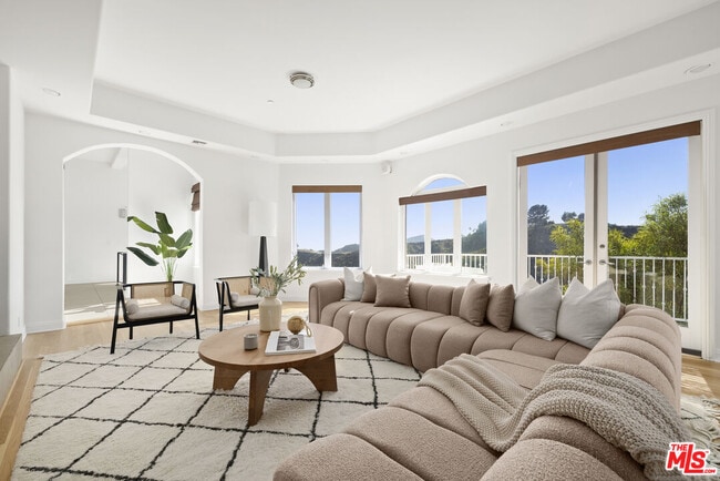 property at 1939 Stradella Rd