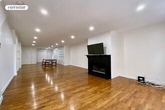 59 Grand St in New York, NY - Building Photo - Building Photo