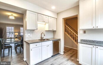 13 Prairie Rose Ct in Gaithersburg, MD - Building Photo - Building Photo