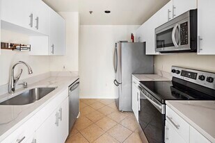 950 Massachusetts Ave, Unit 419 in Cambridge, MA - Building Photo