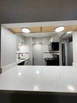 1240 W 73rd St in Indianapolis, IN - Building Photo