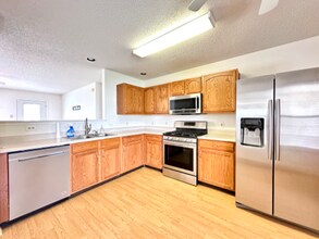 9393 W Quarter Moon Dr in Pendleton, IN - Building Photo - Building Photo