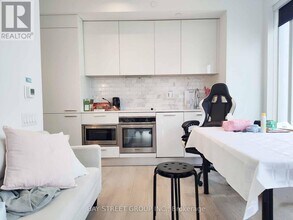 3-703 Gloucester St in Toronto, ON - Building Photo - Building Photo