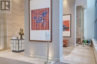 50 Charles St E in Toronto, ON - Building Photo - Building Photo