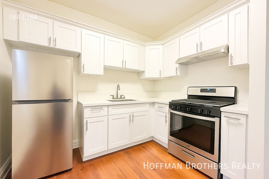 526 S Union Avenue in Los Angeles, CA - Building Photo