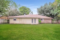 8002 Larkspur Dr - 14