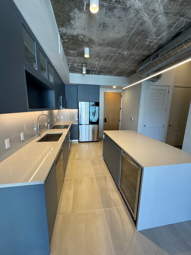 160 NW 27th St, Unit A2 in Miami, FL - Building Photo - Building Photo