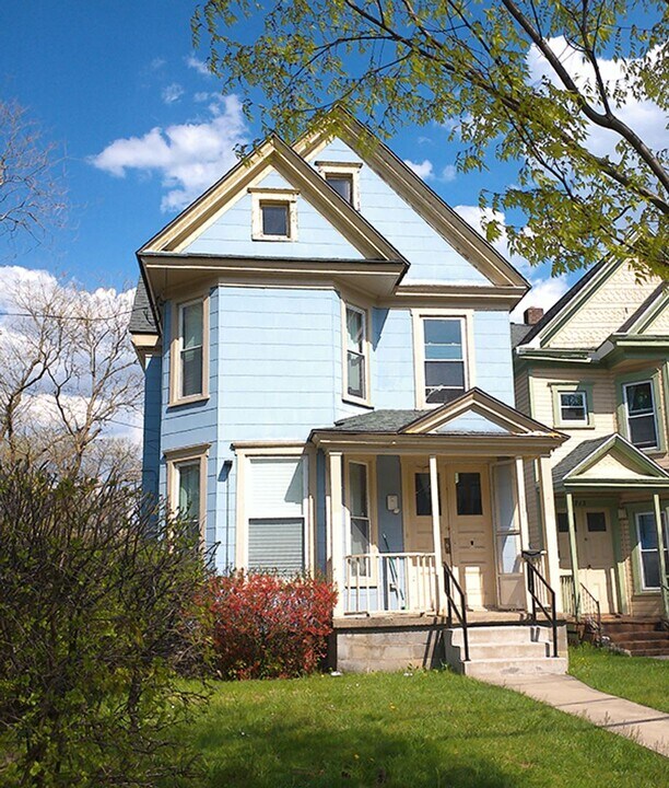 711 S Beech St in Syracuse, NY - Building Photo