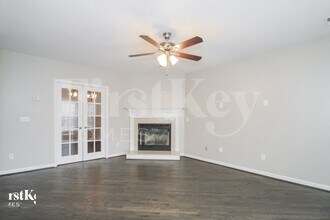 4807 Jessup Grove Rd in Greensboro, NC - Foto de edificio - Building Photo