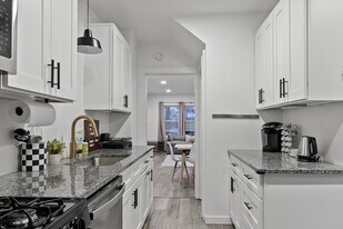 429 S Kenwood Ave in Royal Oak, MI - Building Photo