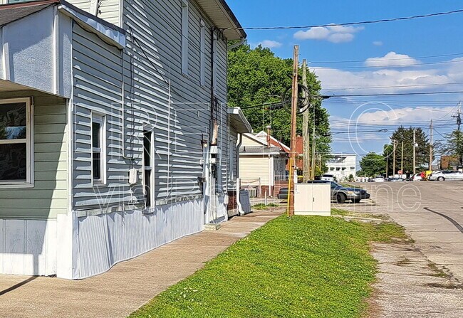 3339 Taylor Blvd in Louisville, KY - Building Photo - Building Photo