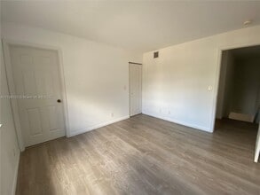 4114 Forest Dr in Weston, FL - Building Photo - Building Photo