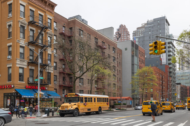 1420 York Ave in New York, NY - Building Photo - Building Photo