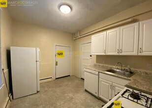 36 Orkney Rd, Unit B in Boston, MA - Building Photo - Building Photo