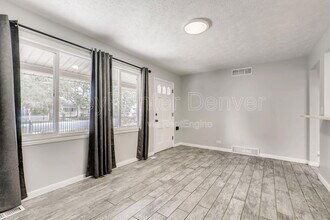 1733 Iola St in Aurora, CO - Building Photo - Building Photo