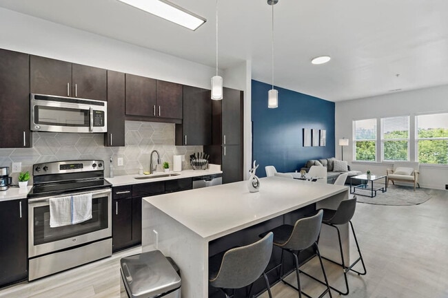 205 S Kings Dr in Charlotte, NC - Building Photo - Building Photo