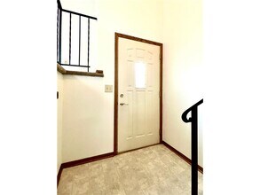 6166 Upper 51st St N in Oakdale, MN - Building Photo - Building Photo