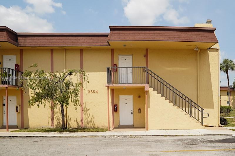 2854 NW 55th Ave in Lauderhill, FL - Building Photo