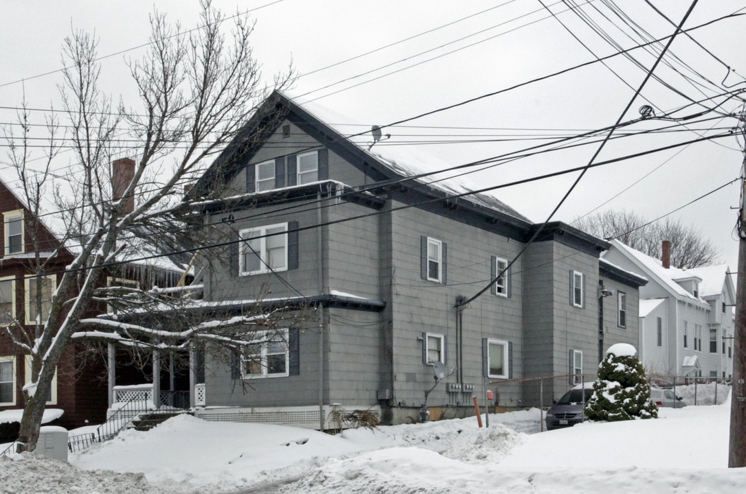 133 College St in Lewiston, ME - Building Photo