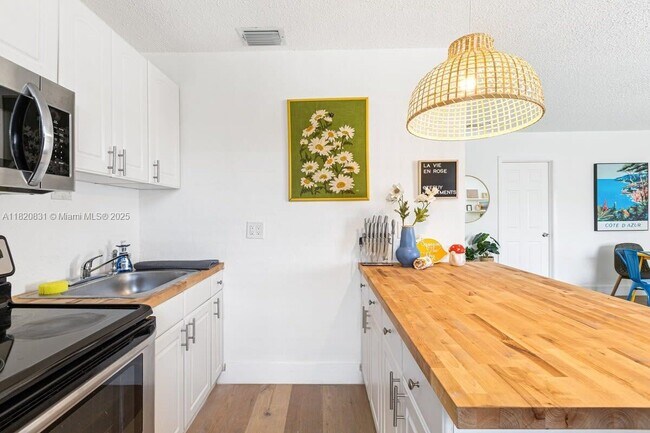 811 Tequesta St in Fort Lauderdale, FL - Building Photo - Building Photo