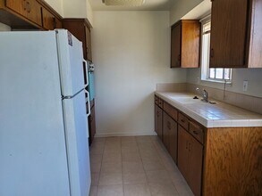 885 Burbank Dr, Unit 4 in Santa Clara, CA - Building Photo - Building Photo