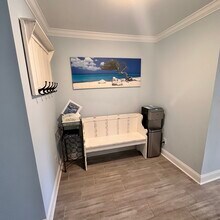 18713 Vineyard Point Ln, Unit Lakefront Ground Floor 2B in Cornelius, NC - Building Photo - Building Photo